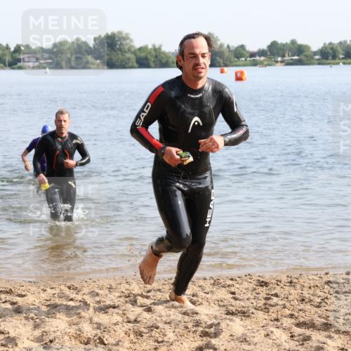 15.06.2025 - 27. Vierlanden-Triathlon Lena Gebhardt http://msf.ph/oto/8047217 15.06.2025 08:45:56 Schwimmen 13, 106, 134, 142, 150, 152, 194 meine-sportfotos.de