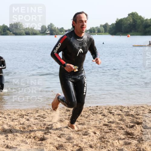 15.06.2025 - 27. Vierlanden-Triathlon Lena Gebhardt http://msf.ph/oto/8047219 15.06.2025 08:45:57 Schwimmen 13, 106, 134, 142, 150, 152, 194 meine-sportfotos.de