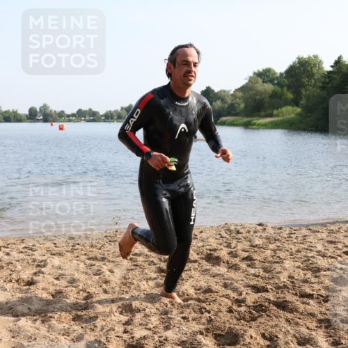 15.06.2025 - 27. Vierlanden-Triathlon Lena Gebhardt http://msf.ph/oto/8047223 15.06.2025 08:45:58 Schwimmen 13, 106, 134, 142, 150, 152, 194 meine-sportfotos.de