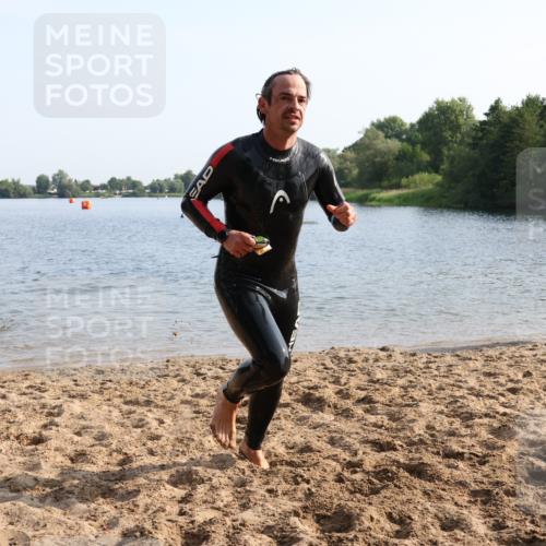 15.06.2025 - 27. Vierlanden-Triathlon Lena Gebhardt http://msf.ph/oto/8047225 15.06.2025 08:45:58 Schwimmen 13, 106, 134, 142, 150, 152, 194 meine-sportfotos.de
