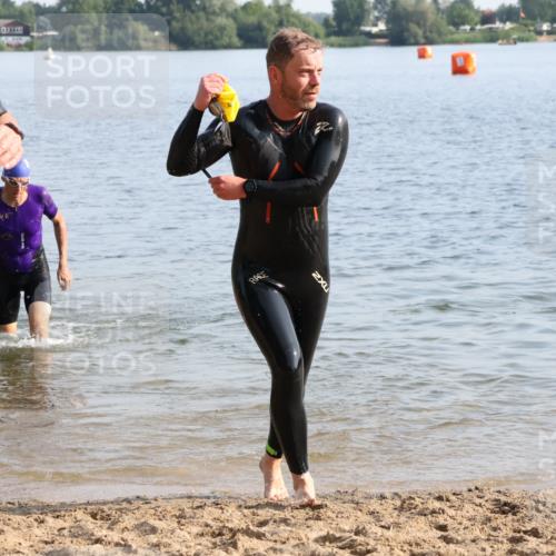 15.06.2025 - 27. Vierlanden-Triathlon Lena Gebhardt http://msf.ph/oto/8047230 15.06.2025 08:46:00 Schwimmen 13, 106, 134, 142, 150, 152, 194 meine-sportfotos.de