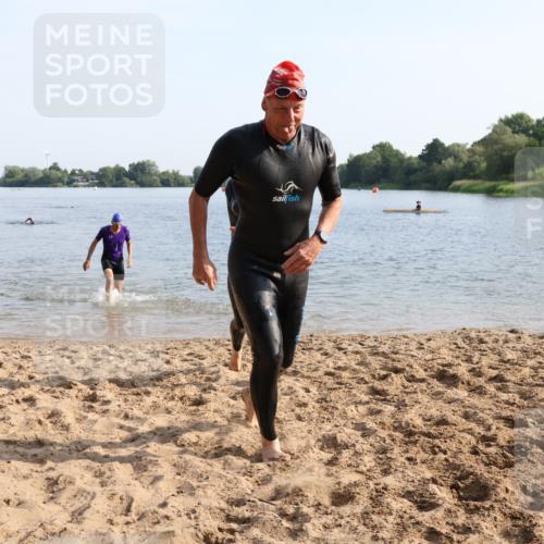 15.06.2025 - 27. Vierlanden-Triathlon Lena Gebhardt http://msf.ph/oto/8047242 15.06.2025 08:46:01 Schwimmen 13, 106, 134, 142, 150, 152, 194 meine-sportfotos.de