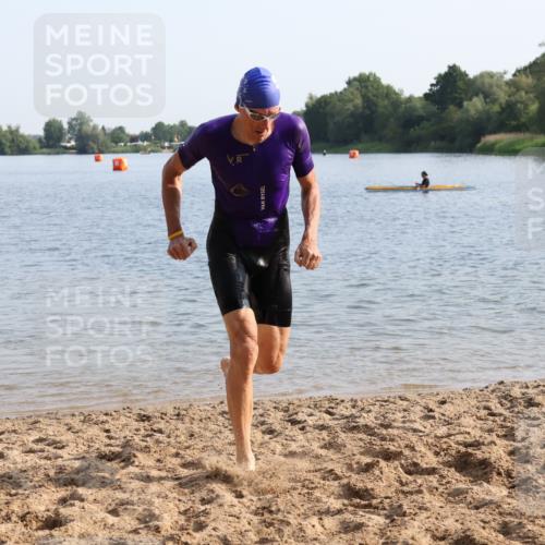 15.06.2025 - 27. Vierlanden-Triathlon Lena Gebhardt http://msf.ph/oto/8047257 15.06.2025 08:46:06 Schwimmen 134, 142, 152, 194 meine-sportfotos.de