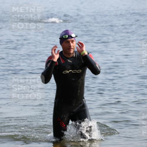 15.06.2025 - 27. Vierlanden-Triathlon Lena Gebhardt http://msf.ph/oto/8047277 15.06.2025 08:46:37 Schwimmen 161 meine-sportfotos.de