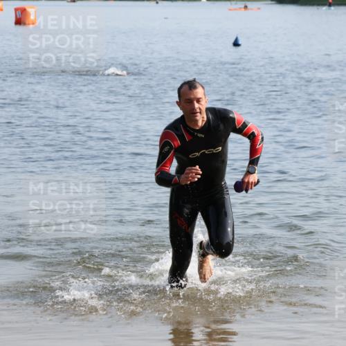 15.06.2025 - 27. Vierlanden-Triathlon Lena Gebhardt http://msf.ph/oto/8047279 15.06.2025 08:46:40 Schwimmen 161 meine-sportfotos.de