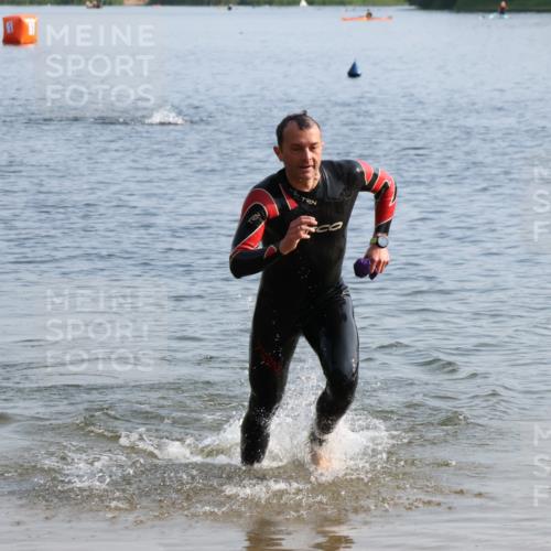15.06.2025 - 27. Vierlanden-Triathlon Lena Gebhardt http://msf.ph/oto/8047281 15.06.2025 08:46:40 Schwimmen 161 meine-sportfotos.de