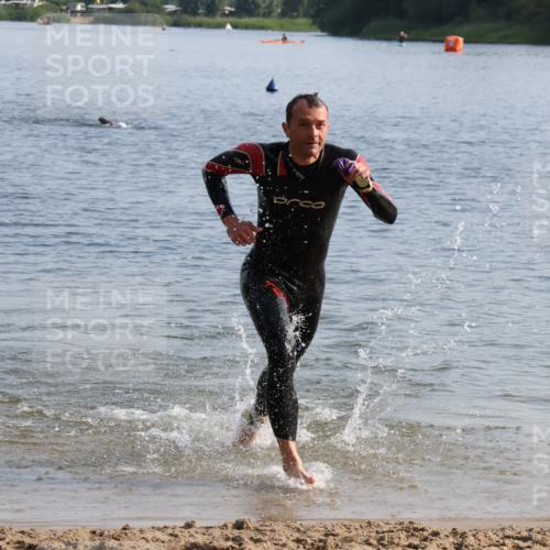 15.06.2025 - 27. Vierlanden-Triathlon Lena Gebhardt http://msf.ph/oto/8047283 15.06.2025 08:46:40 Schwimmen 161 meine-sportfotos.de
