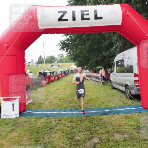 21.06.2025 - 27. Vierlanden-Triathlon MichiJ http://msf.ph/oto/8047303 15.06.2026 14:11:19 Ziel 1268 meine-sportfotos.de