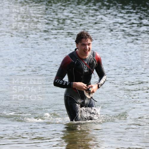 15.06.2025 - 27. Vierlanden-Triathlon Lena Gebhardt http://msf.ph/oto/8047320 15.06.2025 08:47:29 Schwimmen 48 meine-sportfotos.de