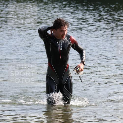 15.06.2025 - 27. Vierlanden-Triathlon Lena Gebhardt http://msf.ph/oto/8047325 15.06.2025 08:47:29 Schwimmen 48 meine-sportfotos.de