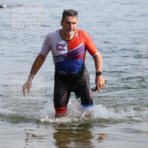 15.06.2025 - 27. Vierlanden-Triathlon Lena Gebhardt http://msf.ph/oto/8047365 15.06.2025 08:47:49 Schwimmen 34, 193 meine-sportfotos.de