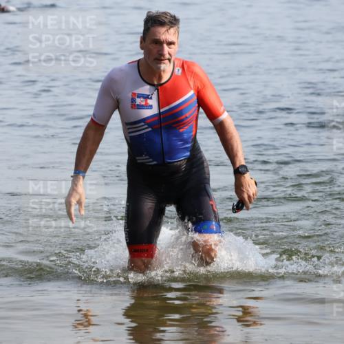 15.06.2025 - 27. Vierlanden-Triathlon Lena Gebhardt http://msf.ph/oto/8047367 15.06.2025 08:47:49 Schwimmen 34, 193 meine-sportfotos.de