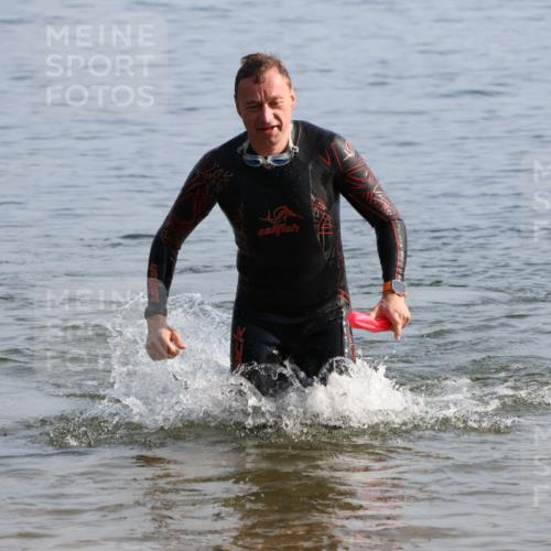 15.06.2025 - 27. Vierlanden-Triathlon Lena Gebhardt http://msf.ph/oto/8047404 15.06.2025 08:48:00 Schwimmen 16, 34, 167, 193 meine-sportfotos.de