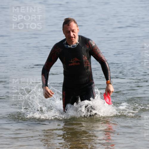 15.06.2025 - 27. Vierlanden-Triathlon Lena Gebhardt http://msf.ph/oto/8047406 15.06.2025 08:48:00 Schwimmen 16, 34, 167, 193 meine-sportfotos.de