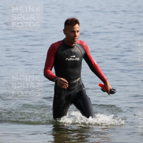 15.06.2025 - 27. Vierlanden-Triathlon Lena Gebhardt http://msf.ph/oto/8047434 15.06.2025 08:48:14 Schwimmen 70, 167 meine-sportfotos.de