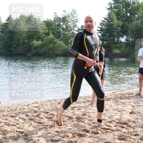 15.06.2025 - 27. Vierlanden-Triathlon Lena Gebhardt http://msf.ph/oto/8047478 15.06.2025 08:48:36 Schwimmen 19, 123 meine-sportfotos.de