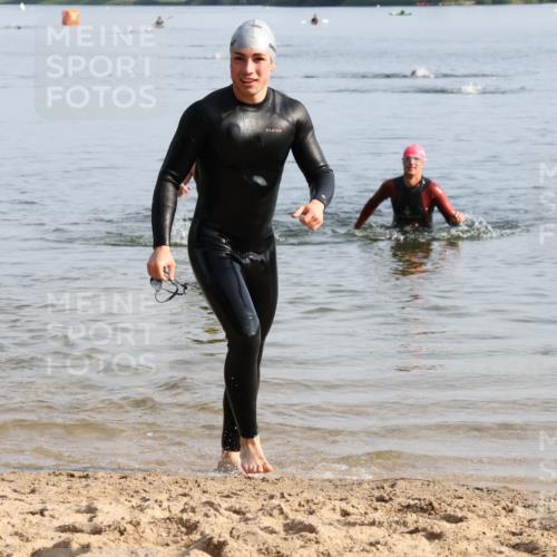 15.06.2025 - 27. Vierlanden-Triathlon Lena Gebhardt http://msf.ph/oto/8047485 15.06.2025 08:48:43 Schwimmen 19, 123, 144 meine-sportfotos.de