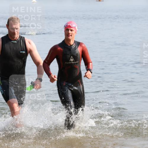 15.06.2025 - 27. Vierlanden-Triathlon Lena Gebhardt http://msf.ph/oto/8047510 15.06.2025 08:48:50 Schwimmen 19, 115, 144 meine-sportfotos.de
