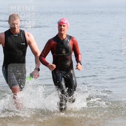 15.06.2025 - 27. Vierlanden-Triathlon Lena Gebhardt http://msf.ph/oto/8047513 15.06.2025 08:48:50 Schwimmen 19, 115, 144 meine-sportfotos.de