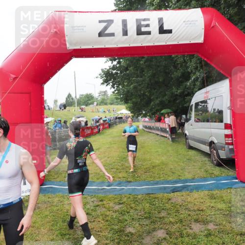 21.06.2025 - 27. Vierlanden-Triathlon MichiJ http://msf.ph/oto/8047527 15.06.2026 14:13:22 Ziel 1171, 1227 meine-sportfotos.de
