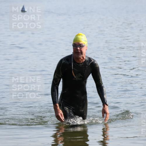 15.06.2025 - 27. Vierlanden-Triathlon Lena Gebhardt http://msf.ph/oto/8047545 15.06.2025 08:49:34 Schwimmen 172 meine-sportfotos.de