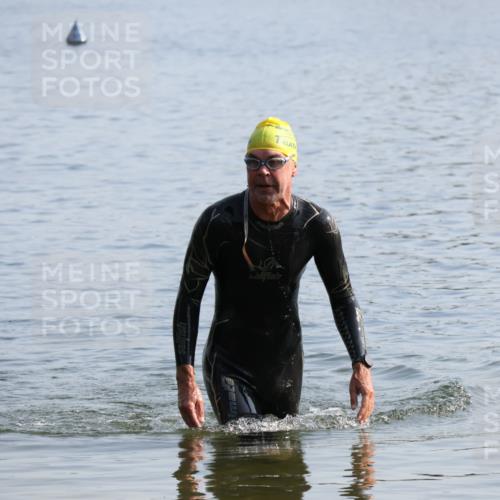 15.06.2025 - 27. Vierlanden-Triathlon Lena Gebhardt http://msf.ph/oto/8047546 15.06.2025 08:49:34 Schwimmen 172 meine-sportfotos.de