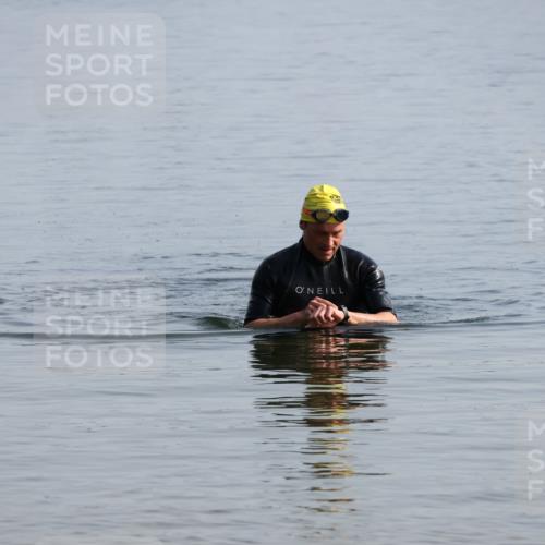 15.06.2025 - 27. Vierlanden-Triathlon Lena Gebhardt http://msf.ph/oto/8047644 15.06.2025 08:51:00 Schwimmen  meine-sportfotos.de