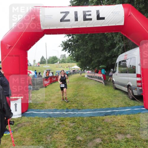21.06.2025 - 27. Vierlanden-Triathlon MichiJ http://msf.ph/oto/8047702 15.06.2026 14:14:31 Ziel 1167 meine-sportfotos.de