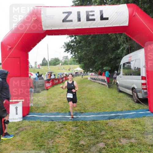 21.06.2025 - 27. Vierlanden-Triathlon MichiJ http://msf.ph/oto/8047713 15.06.2026 14:14:32 Ziel 1167 meine-sportfotos.de