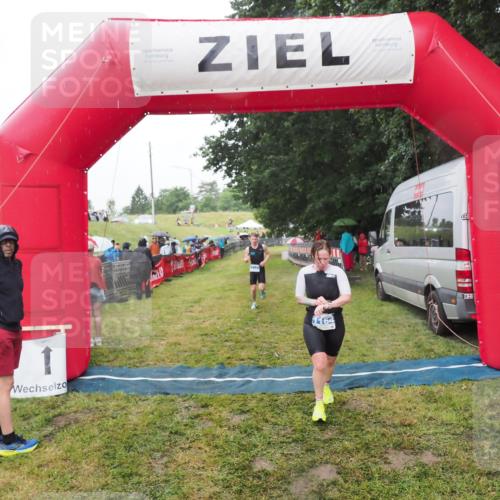 21.06.2025 - 27. Vierlanden-Triathlon MichiJ http://msf.ph/oto/8047742 15.06.2026 14:14:42 Ziel 1164, 1312 meine-sportfotos.de