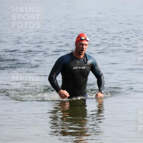 15.06.2025 - 27. Vierlanden-Triathlon Lena Gebhardt http://msf.ph/oto/8047779 15.06.2025 08:53:04 Schwimmen 133 meine-sportfotos.de