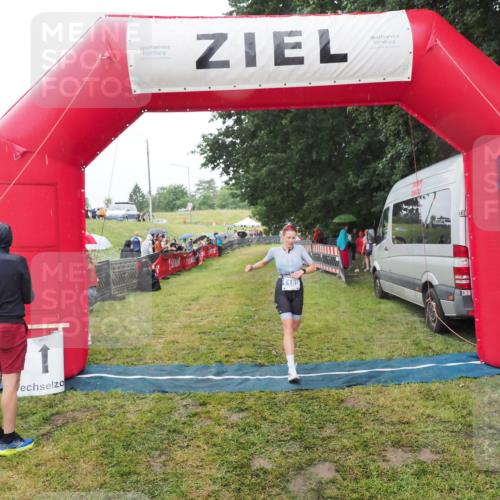 21.06.2025 - 27. Vierlanden-Triathlon MichiJ http://msf.ph/oto/8047780 15.06.2026 14:15:01 Ziel 1189 meine-sportfotos.de