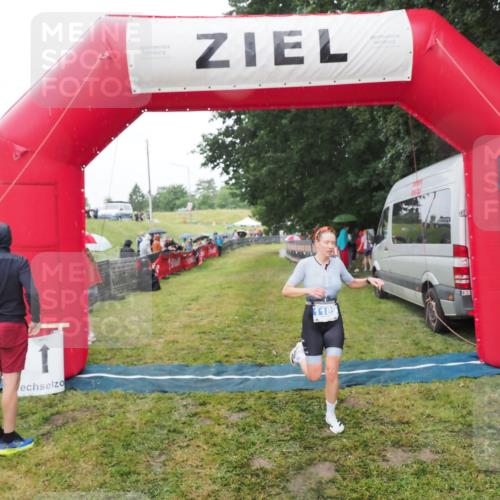 21.06.2025 - 27. Vierlanden-Triathlon MichiJ http://msf.ph/oto/8047789 15.06.2026 14:15:02 Ziel 1189 meine-sportfotos.de