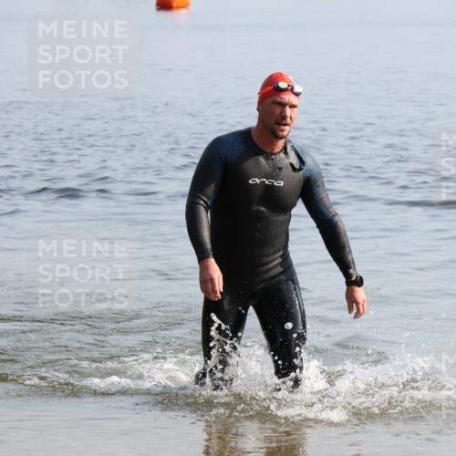 15.06.2025 - 27. Vierlanden-Triathlon Lena Gebhardt http://msf.ph/oto/8047790 15.06.2025 08:53:09 Schwimmen 133 meine-sportfotos.de