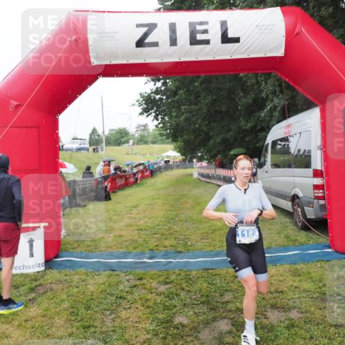 21.06.2025 - 27. Vierlanden-Triathlon MichiJ http://msf.ph/oto/8047795 15.06.2026 14:15:02 Ziel 1189 meine-sportfotos.de