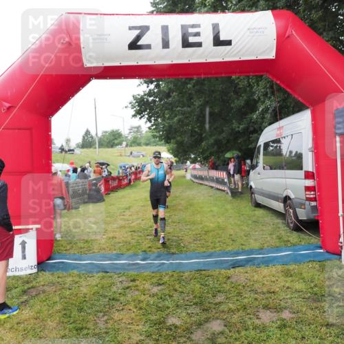 21.06.2025 - 27. Vierlanden-Triathlon MichiJ http://msf.ph/oto/8047852 15.06.2026 14:15:44 Ziel 1172, 1211, 1309 meine-sportfotos.de