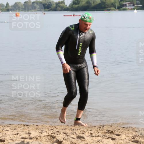 15.06.2025 - 27. Vierlanden-Triathlon Lena Gebhardt http://msf.ph/oto/8047884 15.06.2025 08:54:46 Schwimmen 108 meine-sportfotos.de