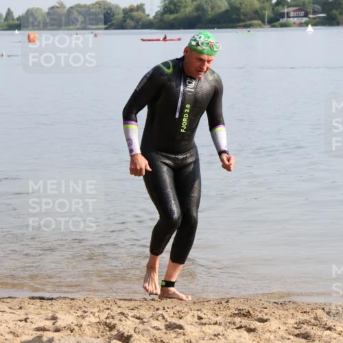 15.06.2025 - 27. Vierlanden-Triathlon Lena Gebhardt http://msf.ph/oto/8047886 15.06.2025 08:54:46 Schwimmen 108 meine-sportfotos.de