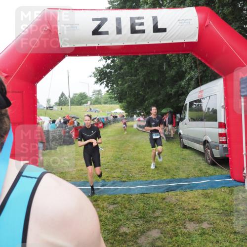 21.06.2025 - 27. Vierlanden-Triathlon MichiJ http://msf.ph/oto/8047892 15.06.2026 14:15:49 Ziel 1172, 1217, 1293, 1309 meine-sportfotos.de