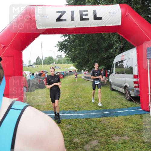 21.06.2025 - 27. Vierlanden-Triathlon MichiJ http://msf.ph/oto/8047894 15.06.2026 14:15:49 Ziel 1172, 1217, 1293, 1309 meine-sportfotos.de