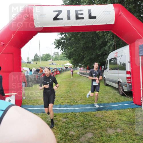 21.06.2025 - 27. Vierlanden-Triathlon MichiJ http://msf.ph/oto/8047899 15.06.2026 14:15:50 Ziel 1172, 1210, 1217, 1293, 1309 meine-sportfotos.de