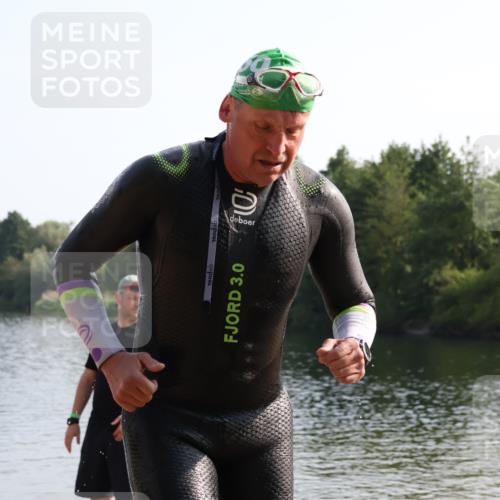 15.06.2025 - 27. Vierlanden-Triathlon Lena Gebhardt http://msf.ph/oto/8047902 15.06.2025 08:54:51 Schwimmen 108 meine-sportfotos.de