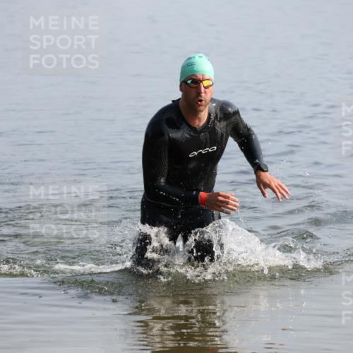 15.06.2025 - 27. Vierlanden-Triathlon Lena Gebhardt http://msf.ph/oto/8047955 15.06.2025 08:56:13 Schwimmen 239 meine-sportfotos.de