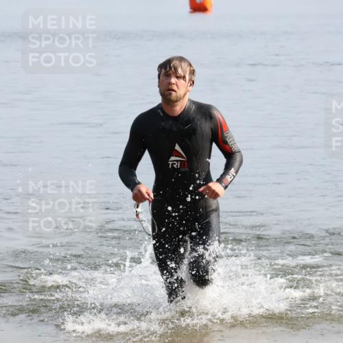 15.06.2025 - 27. Vierlanden-Triathlon Lena Gebhardt http://msf.ph/oto/8048172 15.06.2025 08:59:52 Schwimmen 241 meine-sportfotos.de