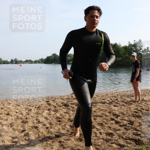 15.06.2025 - 27. Vierlanden-Triathlon Lena Gebhardt http://msf.ph/oto/8048240 15.06.2025 09:00:42 Schwimmen 58, 217 meine-sportfotos.de