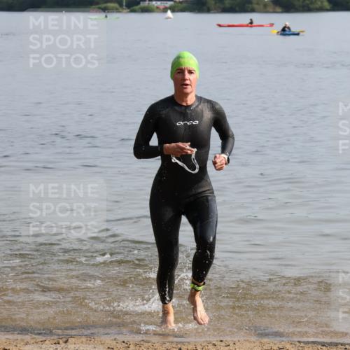15.06.2025 - 27. Vierlanden-Triathlon Lena Gebhardt http://msf.ph/oto/8048247 15.06.2025 09:00:50 Schwimmen 58, 217 meine-sportfotos.de