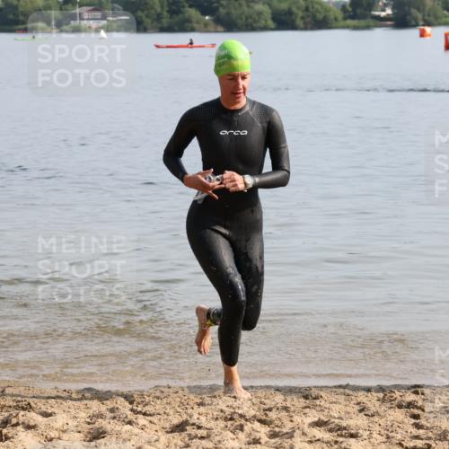 15.06.2025 - 27. Vierlanden-Triathlon Lena Gebhardt http://msf.ph/oto/8048251 15.06.2025 09:00:50 Schwimmen 58, 217 meine-sportfotos.de