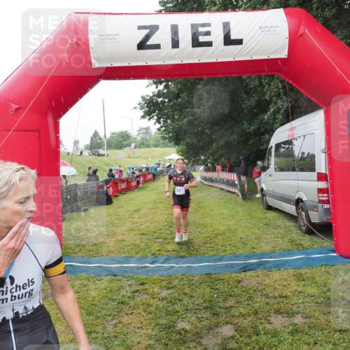 21.06.2025 - 27. Vierlanden-Triathlon MichiJ http://msf.ph/oto/8048259 15.06.2026 14:18:58 Ziel 1196, 1216 meine-sportfotos.de
