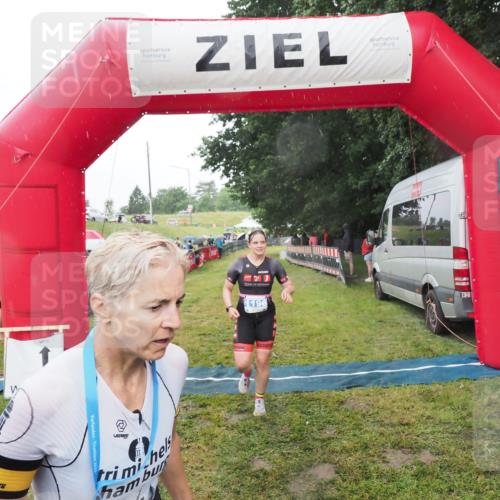 21.06.2025 - 27. Vierlanden-Triathlon MichiJ http://msf.ph/oto/8048271 15.06.2026 14:18:59 Ziel 1196, 1216 meine-sportfotos.de