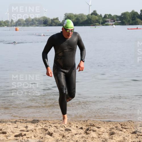 15.06.2025 - 27. Vierlanden-Triathlon Lena Gebhardt http://msf.ph/oto/8048278 15.06.2025 09:00:57 Schwimmen 217 meine-sportfotos.de